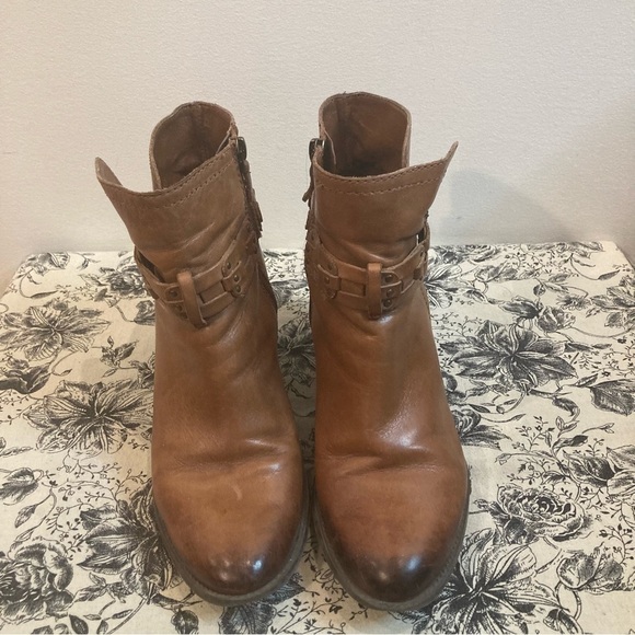 FRANCO SARTO Sz 9 Western Style Stacked Heel Strap at Ankle Leather  Booties - Picture 2 of 11